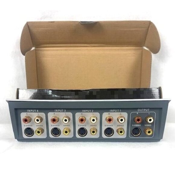 RadioShack 4-In/1-Out Audio/Video Selector Switch with RCA & S-Video Inputs Mode - Picture 7 of 10